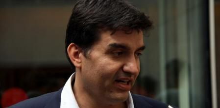 El diputado y portavoz de ERC, Sergi Sabrià, atiende a los medios en la sede del partido en Barcelona