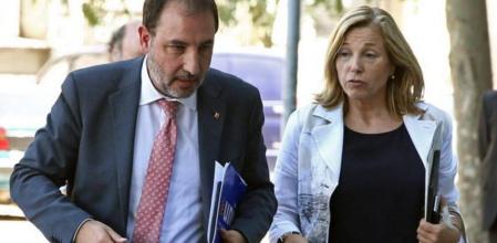 El secretario general de Unió, Ramon Espadaler, y la vicepresidenta del Govern, Joana Ortega, a su llegada a la sede UDC