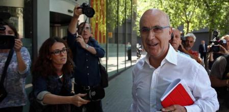 Segundo plano. Josep Antoni Duran Lleida dejó el protagonismo de la negociación y el anuncio de la salida de Unió del Govern en manos del secretario general de la formación, Ramon Espadaler