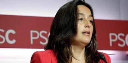 La portavoz del PSC, Esther Niubó, en rueda de prensa.