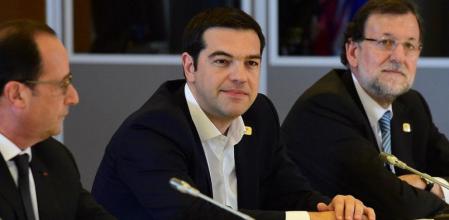El presidente francés, François Hollande, participó junto al primer ministro griego, Alexis Tsipras, y el presidente español, Mariano Rajoy, en la cumbre extraordinaria sobre la crisis helena