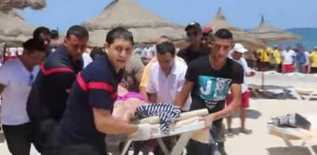 Traslado de heridos en la playa de Susa