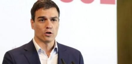 El candidato del PSOE a la presidencia del Gobierno, Pedro Sánchez, durante su intervención en el acto de presentación del equipo de expertos del PSOE para la elaboración del programa electoral celebrado en el Museo del Traje de Madrid.