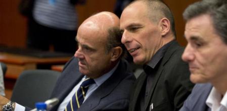 Guindos y Varoufakis en la reunión del Eurogrupo