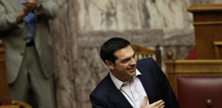 Alexis Tsipras a su llegada al debate sobre el referéndum en el Parlamento heleno