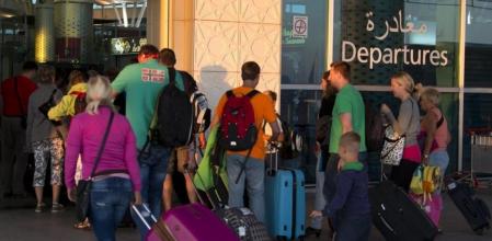 Los turistas abandonan Túnez tras los atentados terroristas