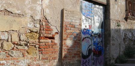 Imagen de la finca municipal desalojada por el ayuntamiento de Barcelona, en el barrio del Poble Sec