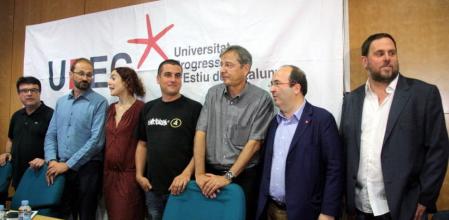 Joan Herrera, Miquel Iceta, Oriol Junqueras, Gemma Ubasart, Quim Arrufat y Joan Jusep Nuet, en la mesa redonda de la Universitat Progressista d'Estiu de Catalunya