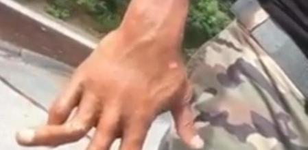 Dwayne Johnson y su broma del dedo roto