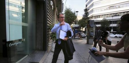 Artur Mas en el momento de entrar en la sede de CDC para ratificar el acuerdo sobre el 27S