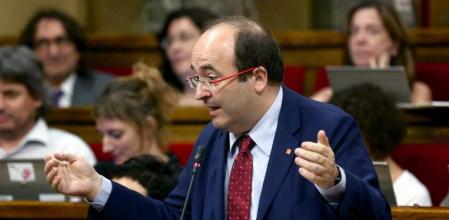 El líder del PSC, Miquel Iceta, en una sesión de control al gobierno en el Parlamento catalán