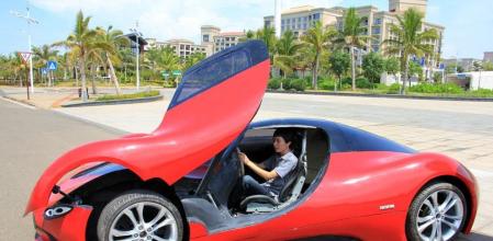 Chen Yanxi ha ideado todo el automóvil, creado en el taller de su casa