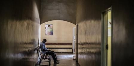 En algunos países del sur de África hasta el 25% de la población está infectada por el VIH y en zonas rurales, hasta el 40%.