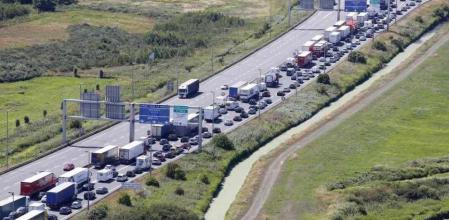 Imagen de la entrada del Eurotunel, que une Francia con Gran Bretaña