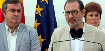 Ramon Espadaler, en primer plano, respalda al candidato por Girona de Unió, Xavier Dilmé, a su derecha