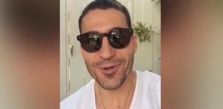 Miguel Ángel Silvestre canta para celebrar la renovación de 'Sense8'.