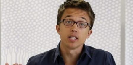 El secretario político de Podemos, Íñigo Errejón, durante la rueda de prensa que ha ofrecido hoy en la sede del partido, en Madrid.