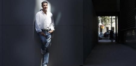 Xavier Garcia Albiol posa para Guyana Guardian