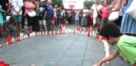 Imagen del lazo hecho con velas en Castelldefels