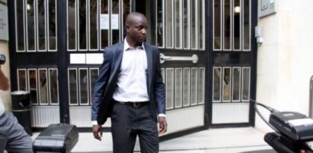 El hermano del senegalés muerto en Salou, al salir de los juzgados de Tarragona este lunes