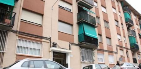 Imagen del portal en Sabadell donde residía la víctima