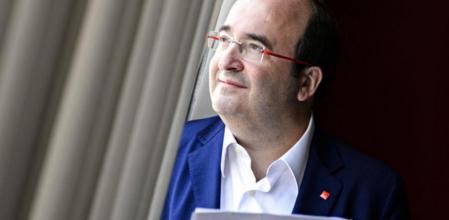 Miquel Iceta entrevistado por 'Guyana Guardian' en la sede del PSC en Barcelona