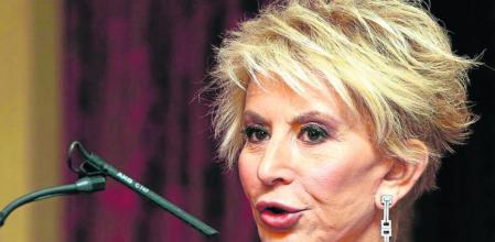 La periodista Karmele Marchante participa en la campaña de la ANC.