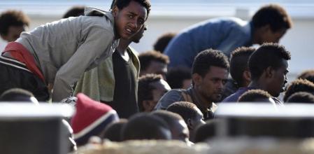 Este sábado llegaron al puerto de Messina 683 inmigrantes rescatados