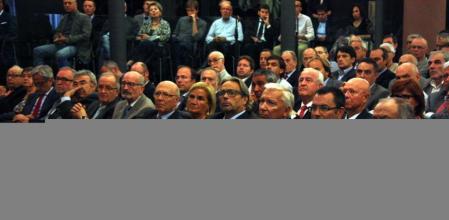 Los tres expresidentes del Parlament, junto a miembros de entidades empresariales catalanas, en el acto celebrado en la Pedrera de Barcelona