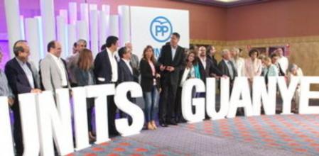Xavier García Albiol y los miembros de su lista en el acto del PPC por la Diada.