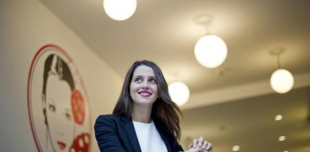 La líder de Ciutadans dice compartir el hartazgo de parte de los catalanes pero que la solución es la regeneración política, no la independencia.