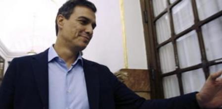 El secretario general del PSOE, Pedro Sánchez, a su llegada hoy al pleno del Congreso.