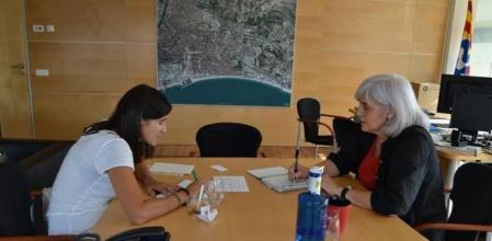 Las alcaldesas de Santa Coloma, Núria Parlon, y Badalona, Dolors Sabater