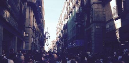 Imagen de la calle Jaume I mirando hacia la plaza Sant Jaume