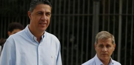 El candidato del PPC a la presidencia de la Generalitat, Xavier García Albiol, y el presidente del grupo municipal del PP en el Ayuntamiento de Barcelona, Alberto Fernández Díaz