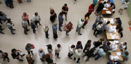 Colas para votar en las elecciones catalanas 2015 en Barcelona