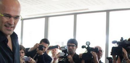 El cabeza de lista de Junts pel Sí, Raül Romeva, vota en Sant Cugat