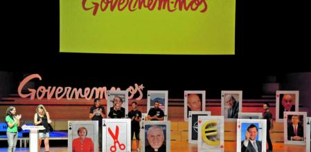 La CUP mostró en su acto central de campaña una serie de cartas que considera como los principales males de nuestra sociedad