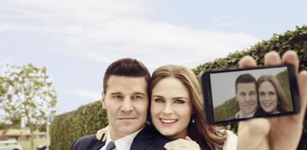 David Boreanaz y Emily Deschanel de 'Bones' demandan FOX.