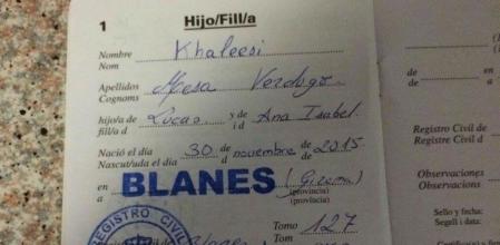 El libro de familia con el registro de Khaleesi Mesa Verdugo, la Khaleesi de Blanes.