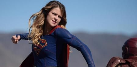 Melissa Benoist como Supergirl.