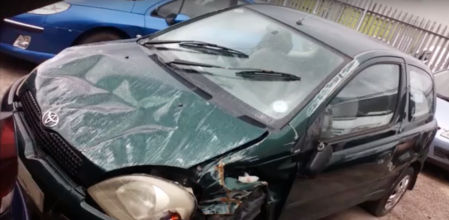Este es el estado en el que quedó el Toyota Yaris tras el accidente