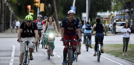 En Barcelona cada vez más gente opta por utilizar la bicicleta diariamente.&nbsp;