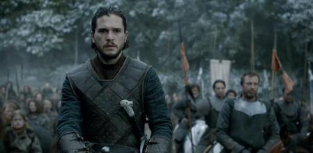 Kit Harington está nominado por primera vez como Jon Nieve.