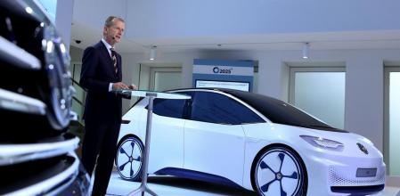 El presidente de VW, Herbert Diess, durante la presentación de la estrategia de la marca para la próxima década