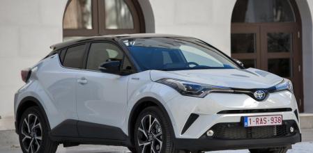La carrocería del Toyota C-HR tiene una cierta línea cupé