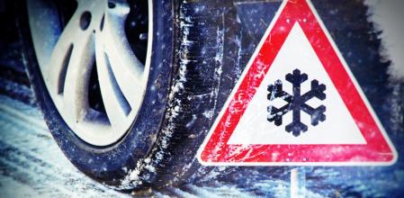 Los neumáticos de invierno ofrecen mejor agarre sobre nieve