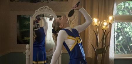 Lili Reinhart, adorable como Betty Cooper.