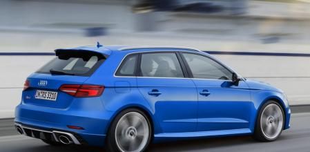 El Audi RS 3 Sportback puede alcanzar los 280 km/h y acelerar de cero a cien en 4,1 segundos
