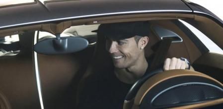 El pasado 17 de mayo se difundieron imágenes de Ronaldo trasladando algunos de sus superdeportivos desde Turín